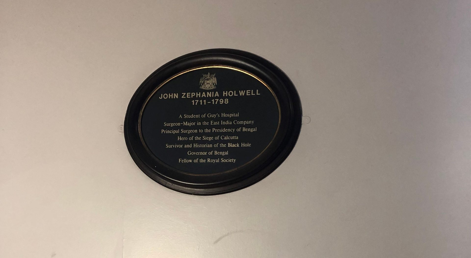 John Zephania Holwell's memorial tablet, Guy's Hospital, London - 01.JPG